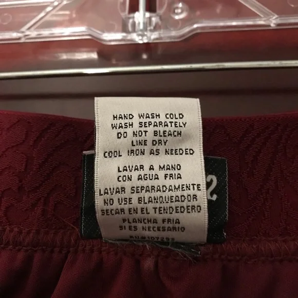 Women’s Skirt - Picture 3 of 6